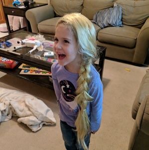 Meet your Posher, Lara